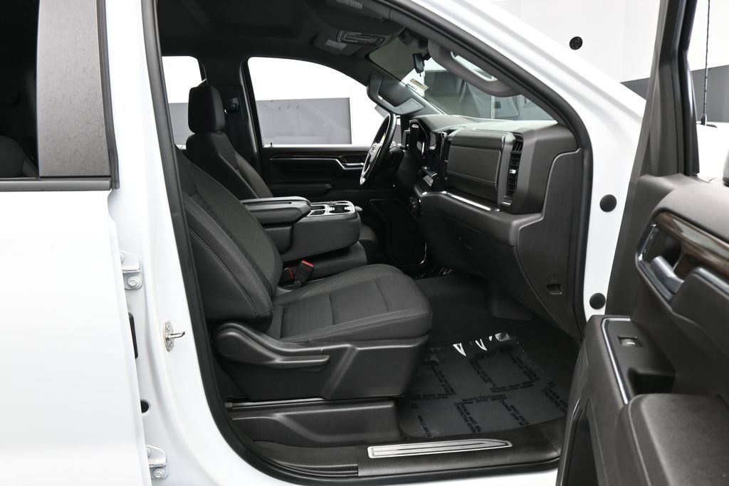 Used 2023 Chevrolet Silverado 1500 LT RWD image 40