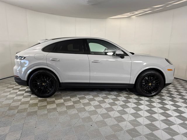 Used 2024 Porsche Cayenne Coupe AWD/4WD image 9