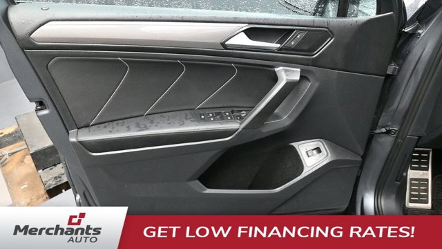 Used 2022 Volkswagen Tiguan SE R-Line AWD/4WD image 17