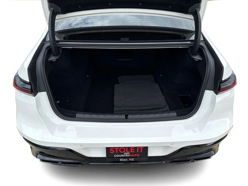 Used 2023 BMW 760i xDrive AWD/4WD image 11