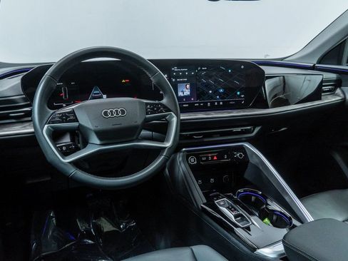 Used 2025 Audi Q5 Premium w/ Convenience Package AWD/4WD image 4