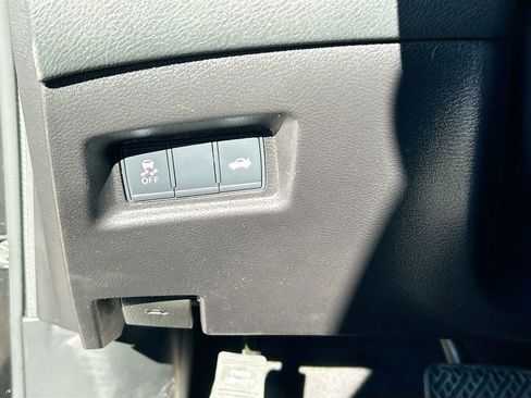 Used 2023 INFINITI Q50 Sensory image 10