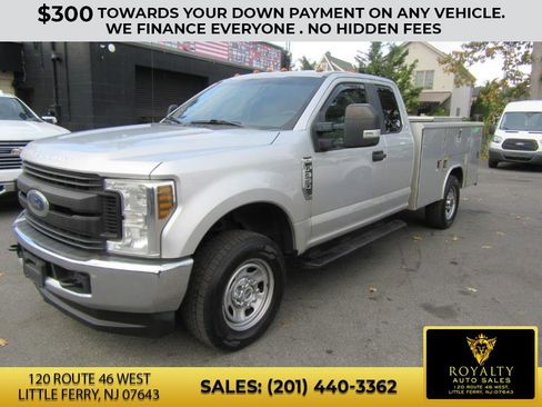 Used 2019 Ford F350 XL w/ XL Value Package image 3