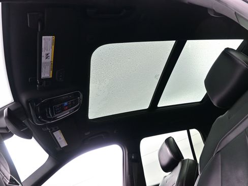 Used 2023 Jeep Grand Cherokee Overland image 19