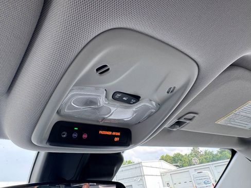 Used 2022 Chevrolet TrailBlazer LT FWD image 31