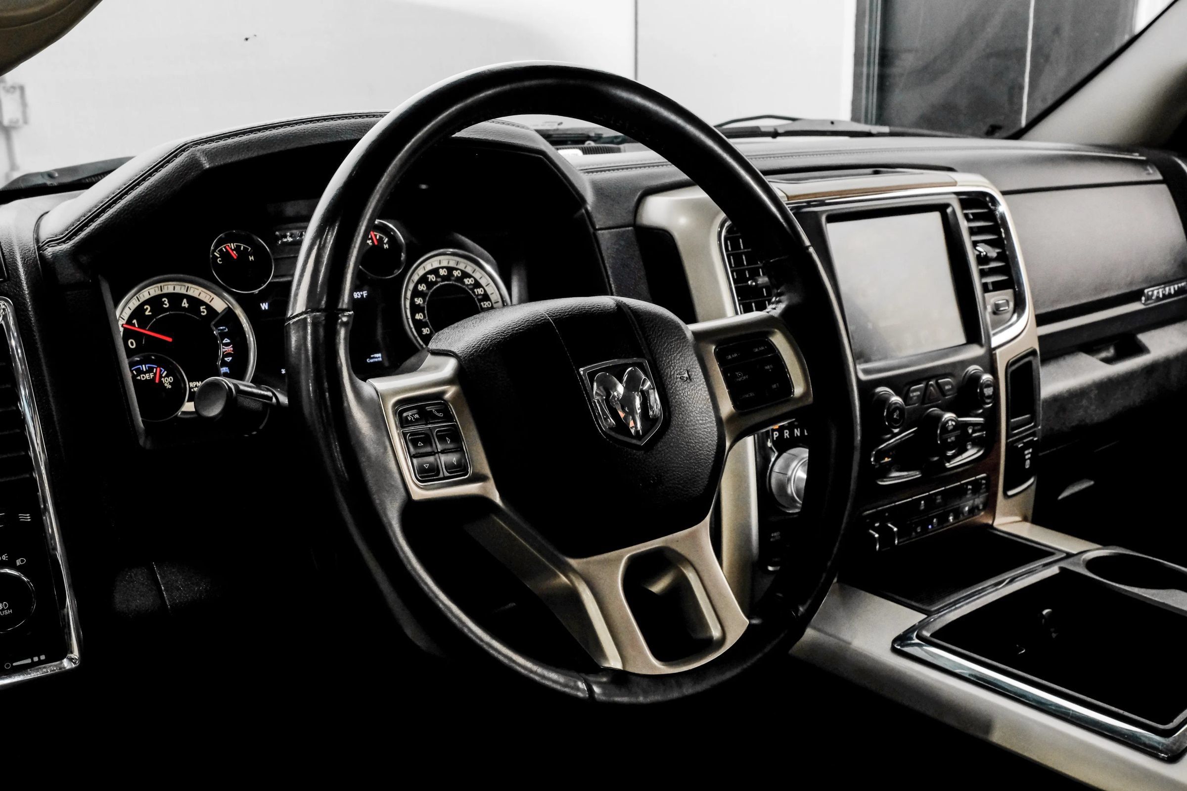 Used 2015 RAM 1500 Laramie w/ Convenience Group AWD/4WD image 23