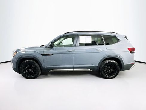 Used 2025 Volkswagen Atlas Peak Edition SE AWD/4WD image 5
