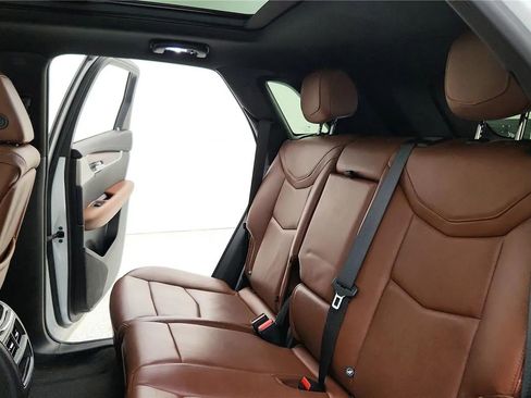 Used 2020 Cadillac XT5 Premium Luxury image 32