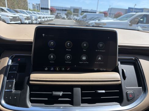 Used 2021 Chevrolet Tahoe Premier AWD/4WD image 23