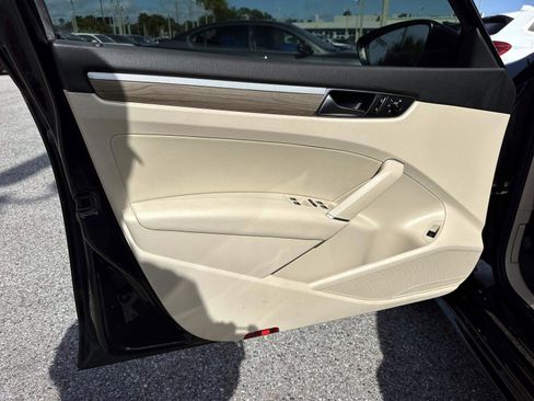 Used 2018 Volkswagen Passat 2.0T SE image 12