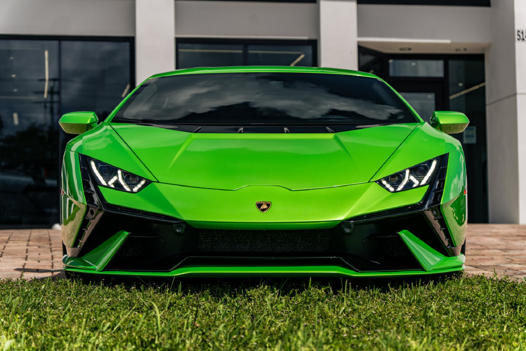 Used 2024 Lamborghini Huracan Tecnica RWD image 8