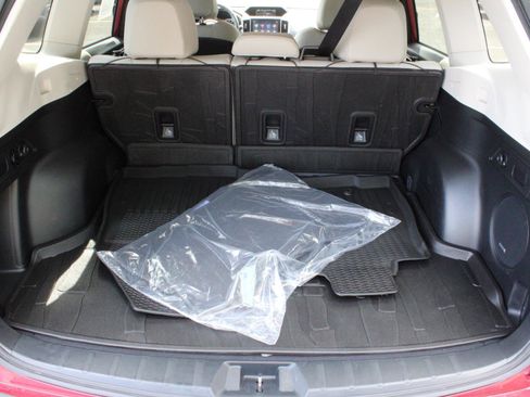 Used 2020 Subaru Forester Limited image 13