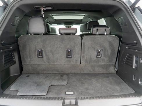 Used 2025 Chevrolet Traverse RS image 11