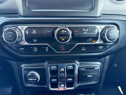 Used 2022 Jeep Wrangler Unlimited Sport S image 17