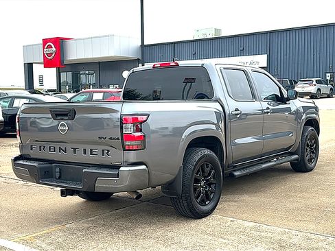 Used 2023 Nissan Frontier SV w/ Midnight Edition Package image 8