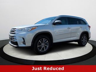 Used 2019 Toyota Highlander SE video 1