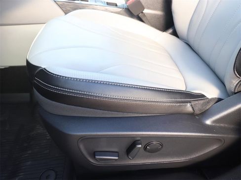 Certified 2025 Ford Escape Platinum w/ Premium Technology Package image 14