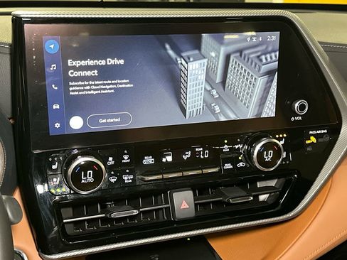 Used 2023 Toyota Highlander Platinum image 23