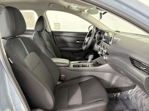 Used 2025 Nissan Sentra SV image 30