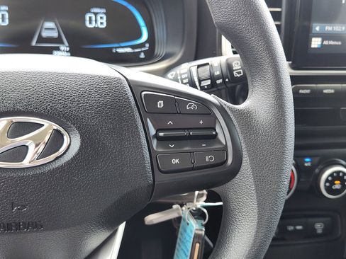 Used 2025 Hyundai Venue SE FWD image 31