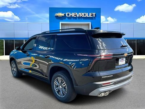 New 2026 Chevrolet Traverse LT w/ LPO, Floor Liner Package FWD image 5