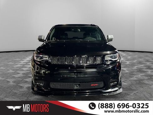 Used 2017 Jeep Grand Cherokee SRT image 11