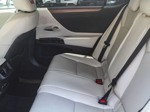 Used 2025 Lexus ES 300h w/ Premium Package FWD image 20