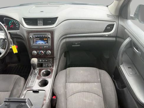 Used 2017 Chevrolet Traverse LT w/ Style and Technology Package FWD image 11