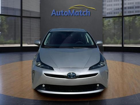 Used 2021 Toyota Prius LE image 3