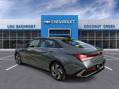 Used 2025 Hyundai Elantra SEL FWD image 6