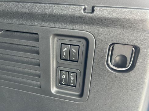 New 2026 Chevrolet Traverse High Country image 38