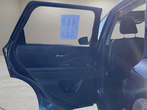 Used 2022 Nissan Pathfinder SV w/ SV Premium Package image 27