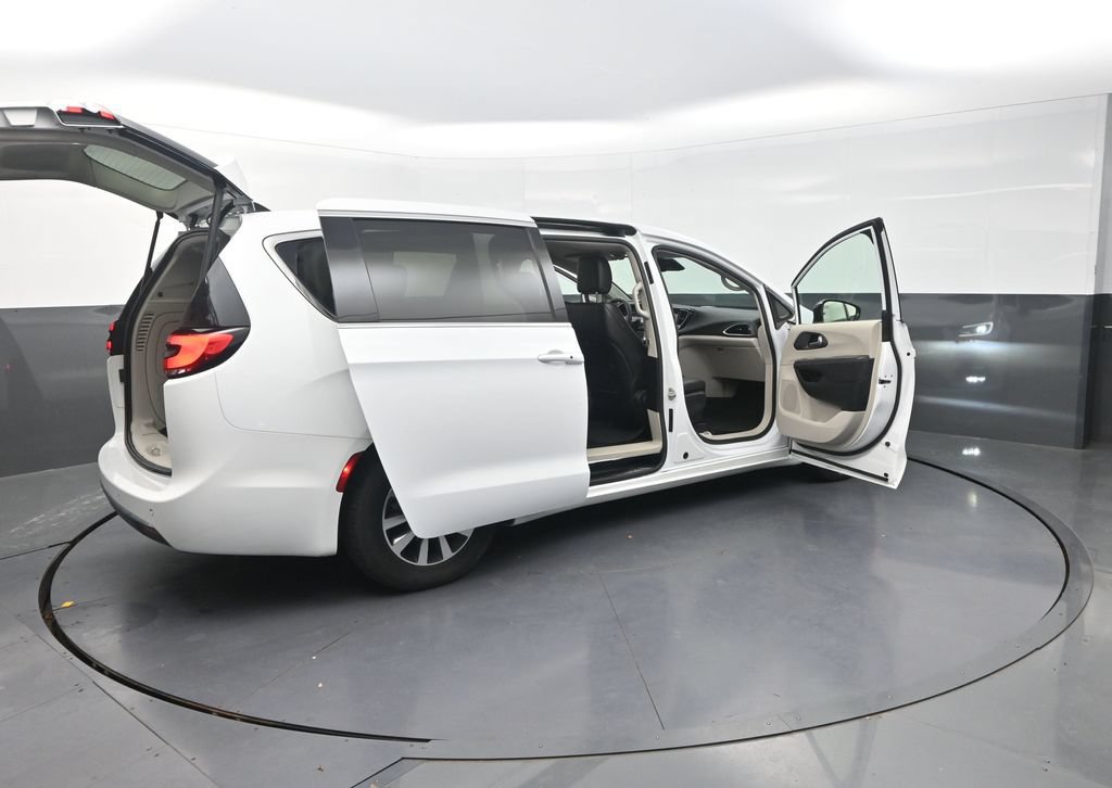 Used 2024 Chrysler Pacifica Limited FWD image 38