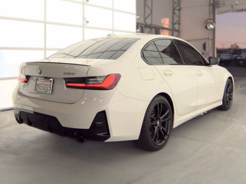 Used 2024 BMW 330i Sedan w/ M Sport Package RWD image 4