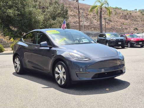 Used 2023 Tesla Model Y Long Range AWD/4WD image 7