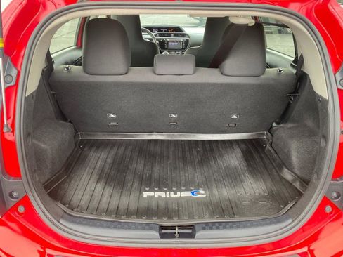 Used 2016 Toyota Prius C One image 10