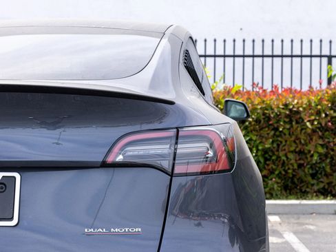 Used 2023 Tesla Model Y Performance AWD/4WD image 6