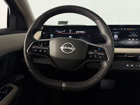 Used 2024 Nissan Ariya FWD image 13