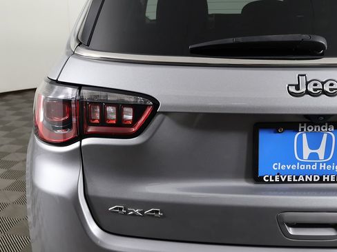 Used 2022 Jeep Compass Latitude AWD/4WD image 15
