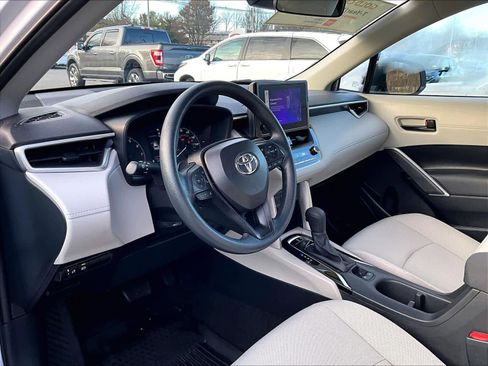 Certified 2024 Toyota Corolla Cross L image 8