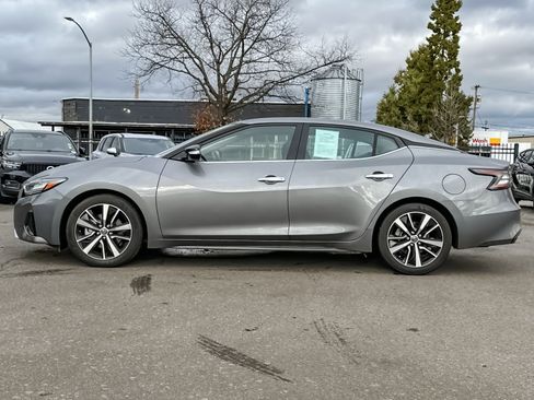Used 2022 Nissan Maxima SV w/ Floor Mat Group image 6