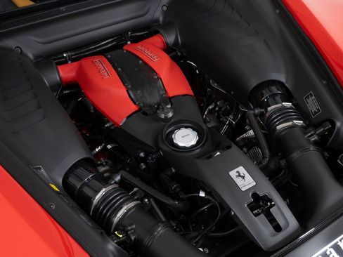 Certified 2022 Ferrari F8 Tributo RWD image 23
