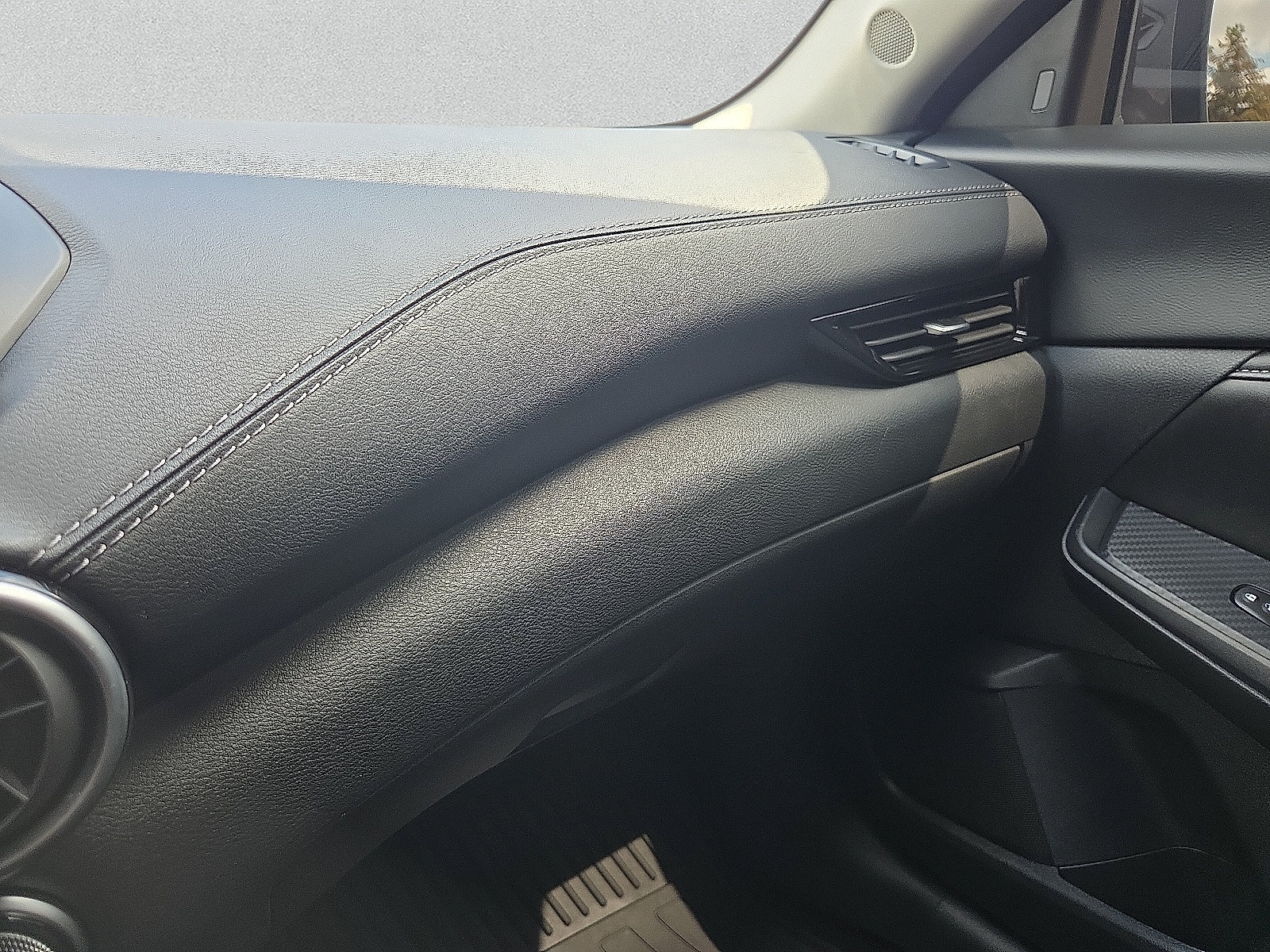 Used 2025 Nissan Sentra SV FWD image 20