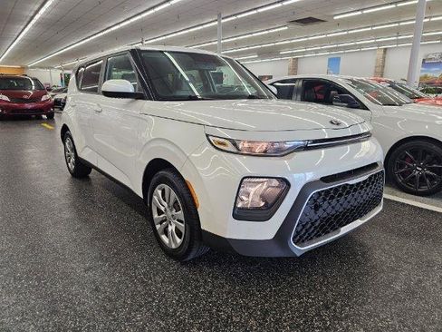 Used 2020 Kia Soul LX FWD image 3