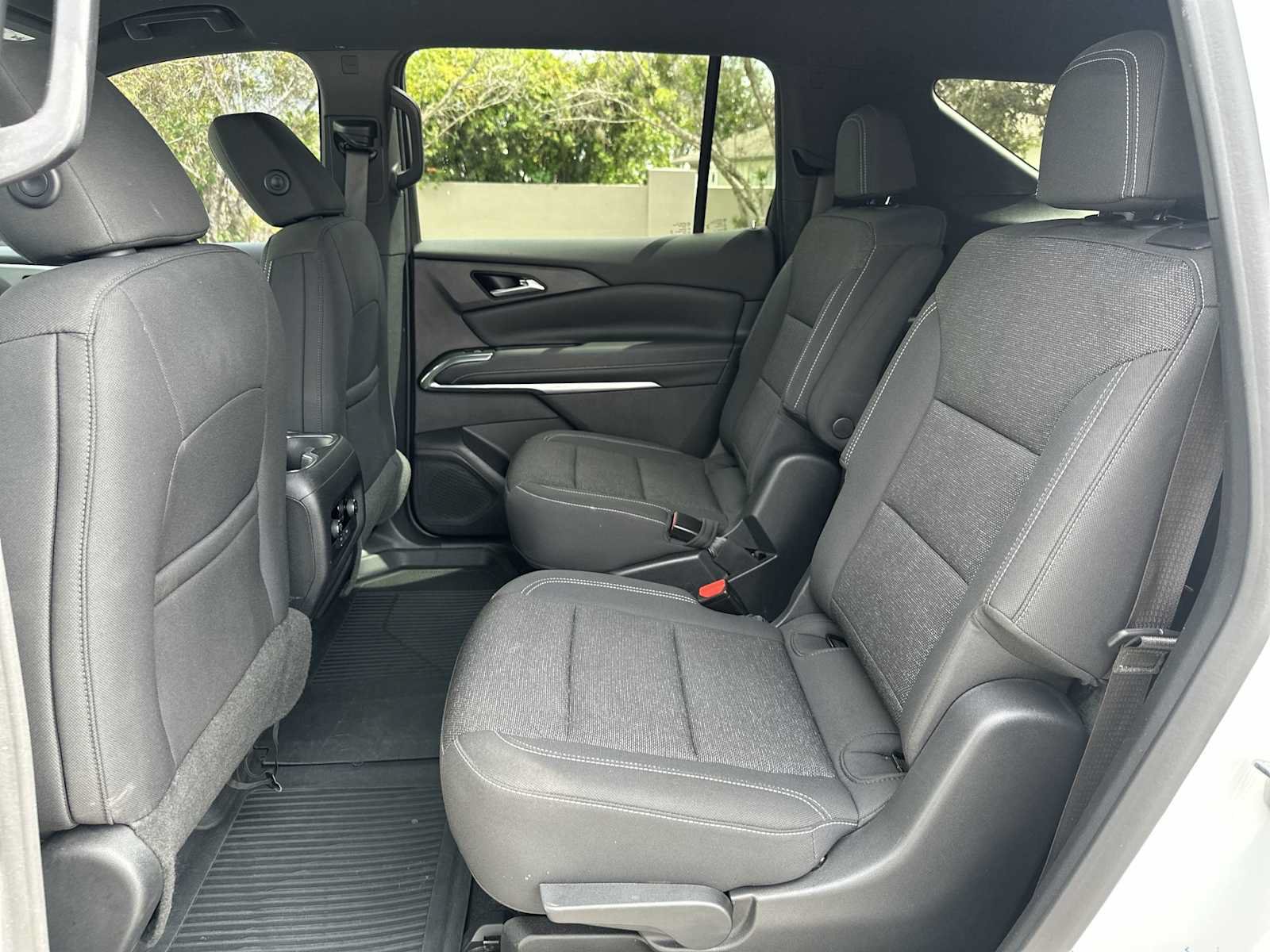 Certified 2024 Chevrolet Traverse LT w/ LPO, Floor Liner Package FWD image 17