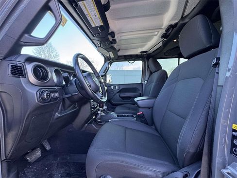 Used 2020 Jeep Gladiator Sport w/ Quick Order Package 24S image 13