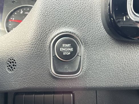 Used 2025 Mercedes-Benz Sprinter 2500 image 21