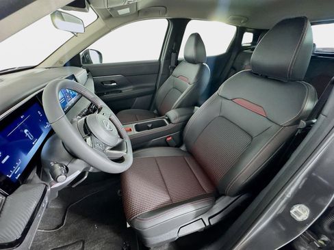 New 2026 Nissan Kicks SR FWD image 11