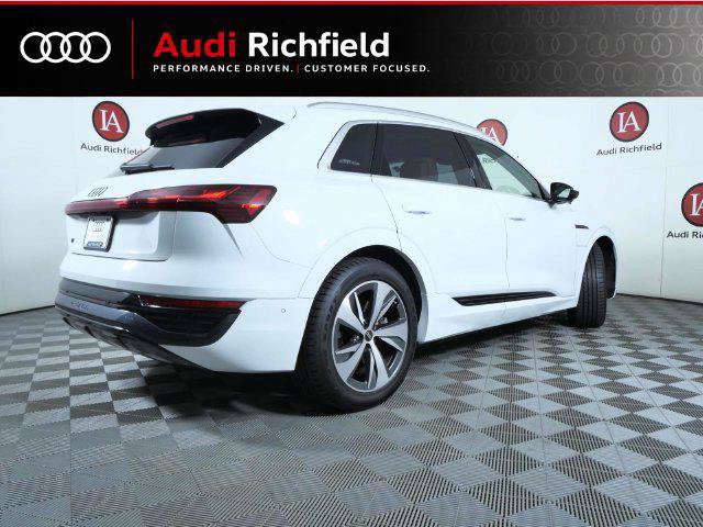 Used 2024 Audi Q8 e-tron Premium Plus w/ Premium Plus Package AWD/4WD image 8