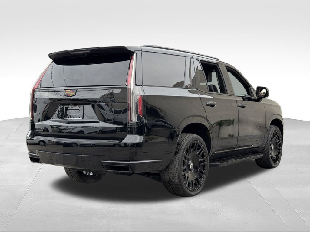 Used 2023 Cadillac Escalade Luxury AWD/4WD image 8